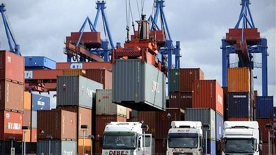 32 % زيادة في حجم الصادرات خلال شهر أبريل مقارنة بالعام الماضي 