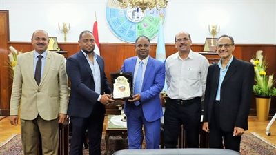 القومي للبحوث يكرم الراحل الدكتور أبو الفتوح محمد لنشره ثقافة زراعة أشجار المورينجا 