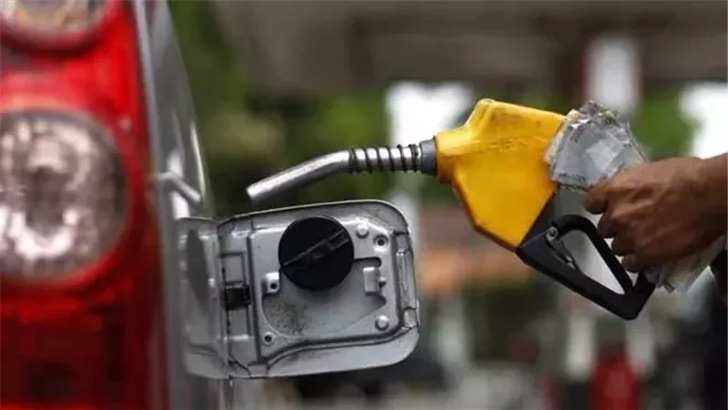 أسعار السولار والبنزين