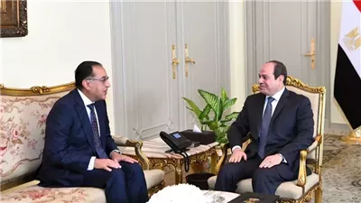 أخبار مصر: 4 قرارات جمهورية هامة وتكليفات رئاسية حاسمة لرئيس الحكومة الجديدة، زيادة أسعار الأدوية، أحدث قائمة بالأصناف المرتفعة في السوق