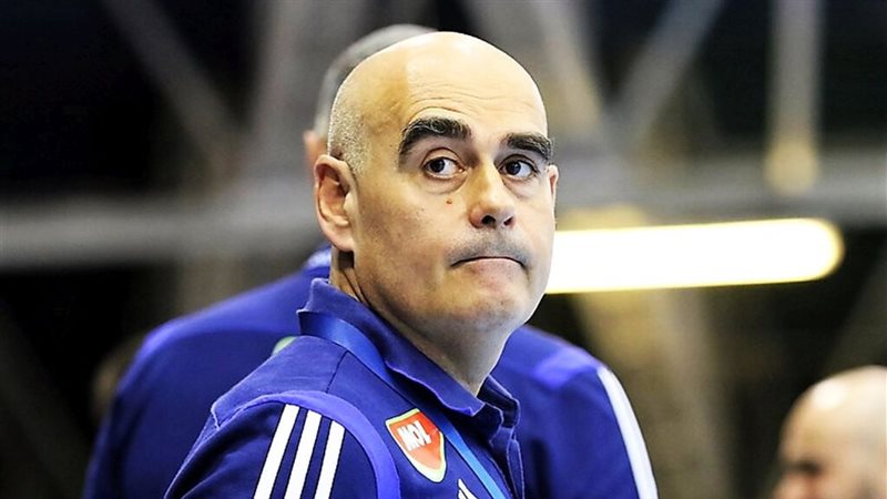 باستور، فيتو
