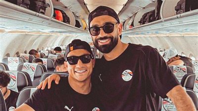  مصطفى محمد ينشر صورة مع صلاح قبل السفر إلى غينيا بيساو