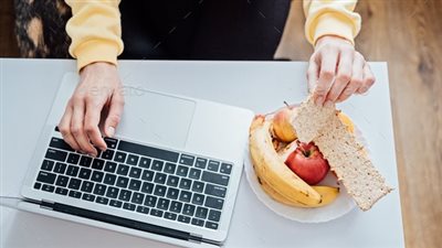 أهم فيتامينات ومعادن يحتاجها طلاب الثانوية في نظامهم الغذائي