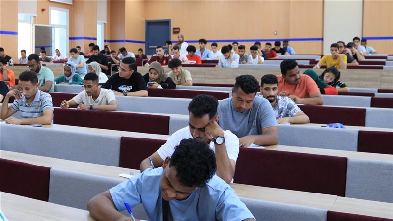 جانب من الامتحانات،