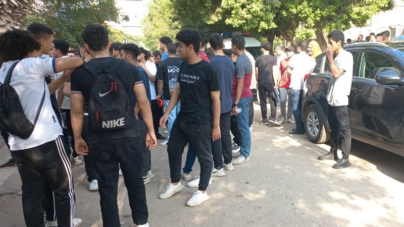 طلاب الثانوية العامة