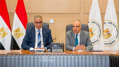وزير الري ومحافظ الفيوم يناقشان الموقف المائي بالفيوم 