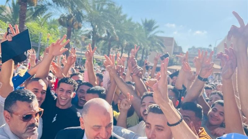 ممر شرفي لعميد كلية