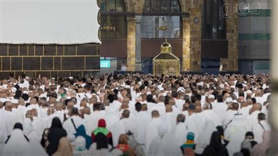 الحجاج المتعجلون يختتمون رمي الجمرات الثلاث 
