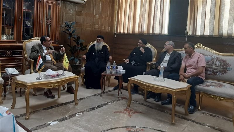 وفد من الكنيسة يهنئ