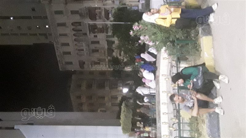 توافد المصلين على