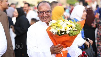ورد وبلالين وضحك، العيد فرحة بشوارع القاهرة والجيزة (صور)