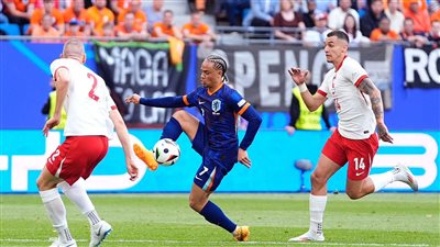 بريمونتادا مثيرة، هولندا تفتتح مشوار اليورو بالفوز على بولندا 1/2