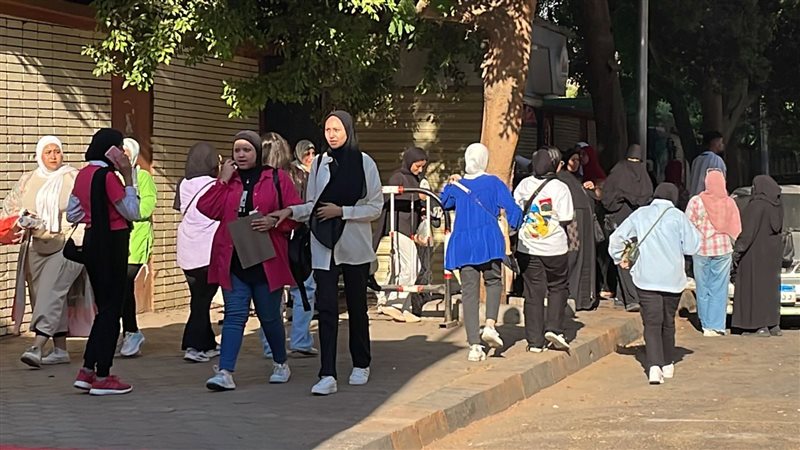  بدء توافد طلاب الثانوية