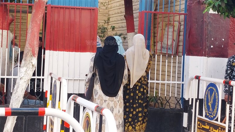 دخول الطلاب للجان