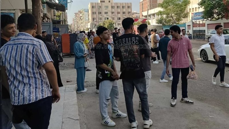 توافد طلاب الثانوية