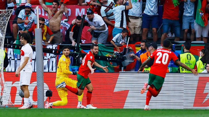 البرتغال وتركيا،