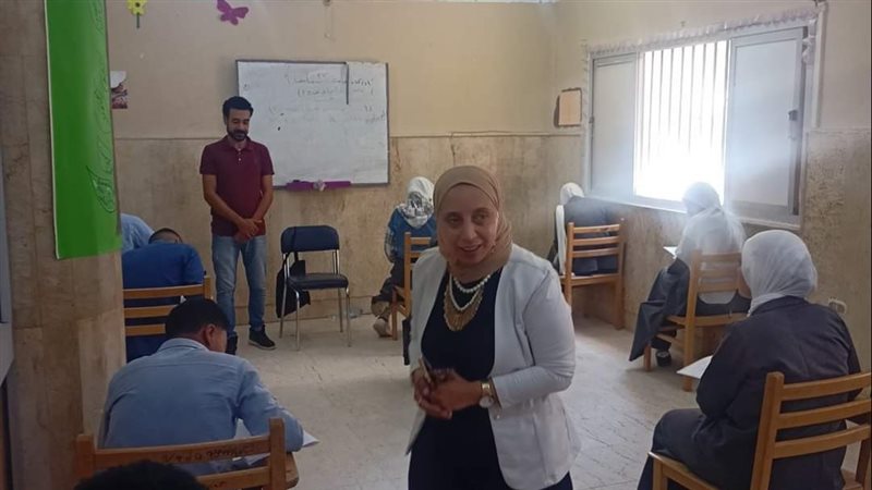جانب من متابعة الامتحانات،