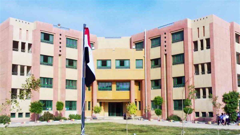 مدارس التعليم التجاري،