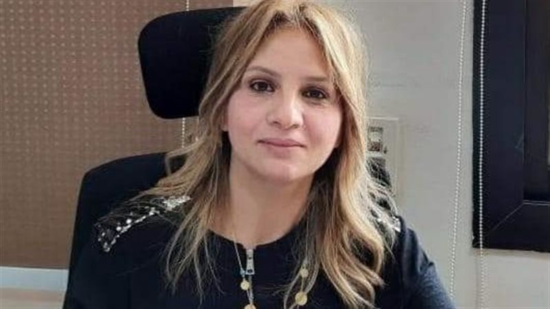 عميدة آداب جامعة