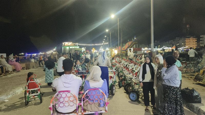 إقبال على كورنيش
