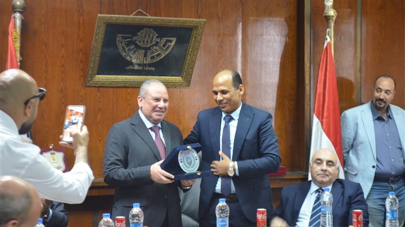 تكريم المدير التنفيذي
