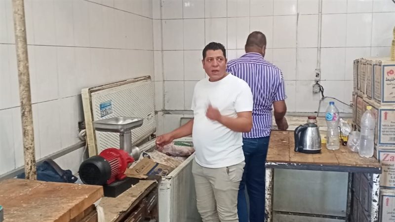 إعدام مشروبات وفاكهة