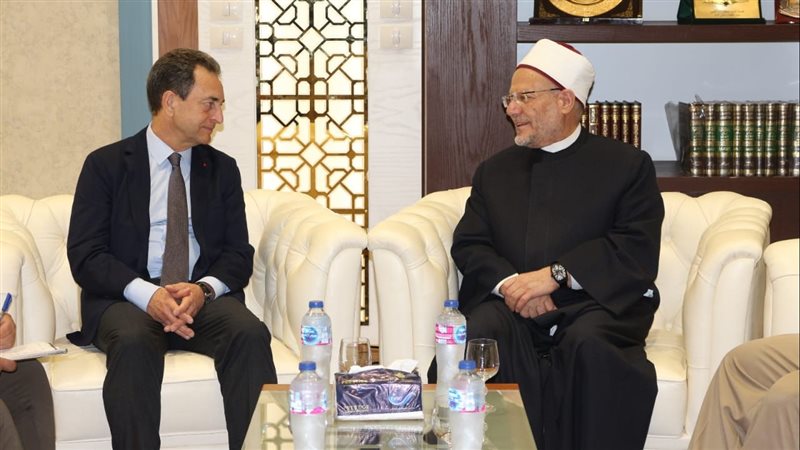 مفتي الجمهورية وسفير