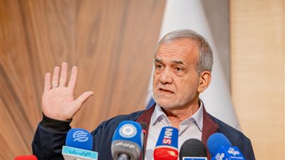 الرئيس الإيراني للسيسي: نثمن المواقف المصرية الحكيمة الهادفة لاستعادة الاستقرار بالشرق الأوسط