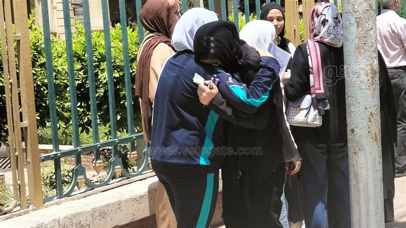 انهيار طلاب الثانوية