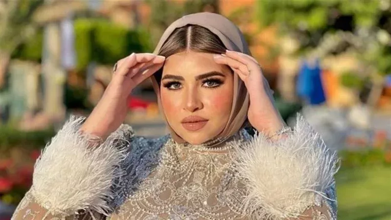 البلوجر نادين طارق