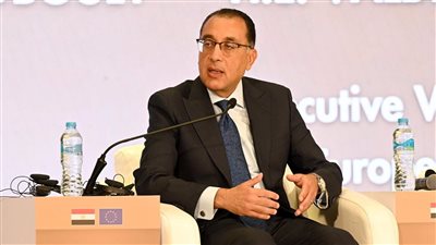 أول يوم عمل للحكومة الجديدة، مدبولي يعقد اجتماعا لمتابعة توافر السلع وضبط الأسواق 
