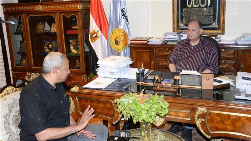اجتماع محافظ أسيوط،