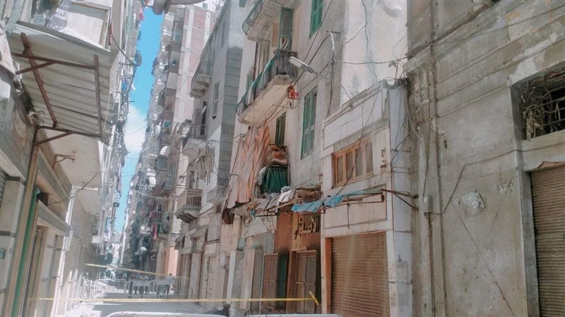 انهيار أجزاء من عقار