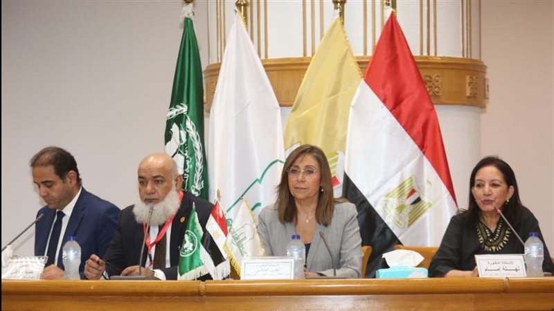وزيرة الثقافة تشارك