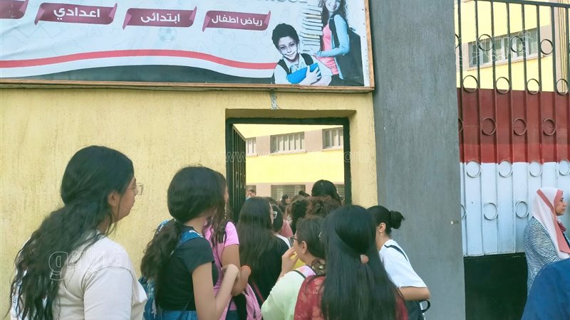 دخول الطلاب الثانوية