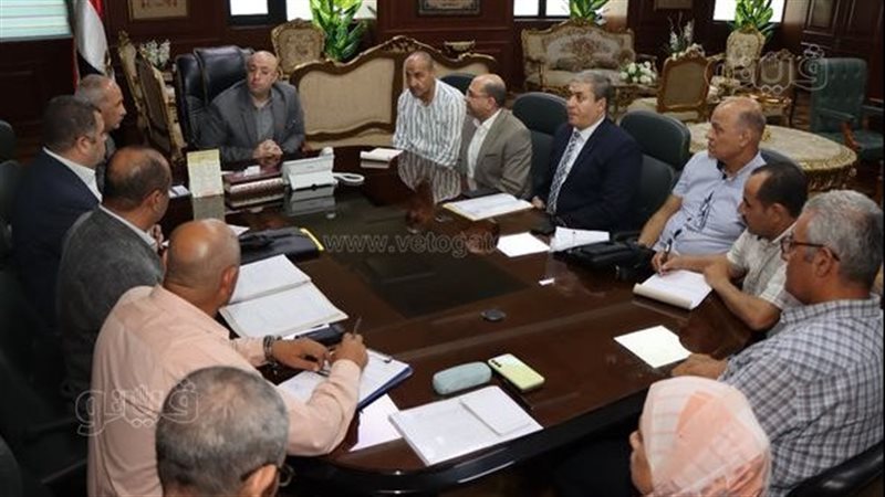 اجتماع محافظ بني