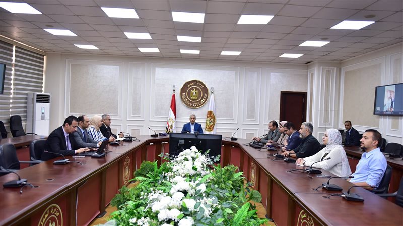 اجتماع حسن شحاتة