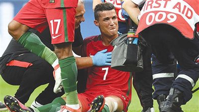 بين سخرية ووصفه بالقائد، بكاء كريستيانو رونالدو يتصدر صحف العالم (فيديو)