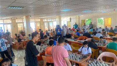 بمشاركة 100 لاعب، السلام البحري ينظم أكبر بطولة شطرنج على ضفاف قناة السويس (صور)