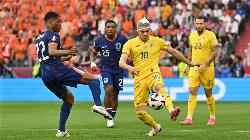مباراة هولندا ورومانيا