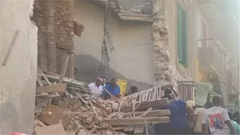 انهيار عقار