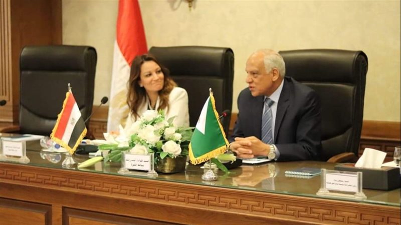 هند عبد الحليم واللواء