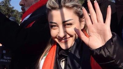 الإعلامية لونا الشبل.. من شاشات الإعلام للسيدة الثانية للرئيس السوري (فيديوجراف)