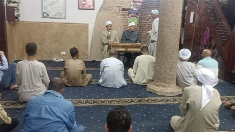 جانب من عقد الندوات