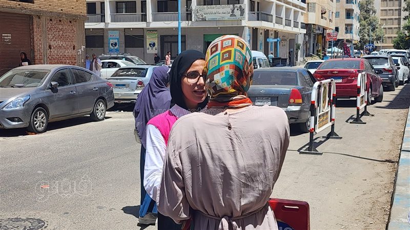 صورة تباين اراء طلاب