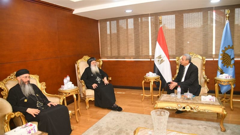 محافظ الغربية يستقبل