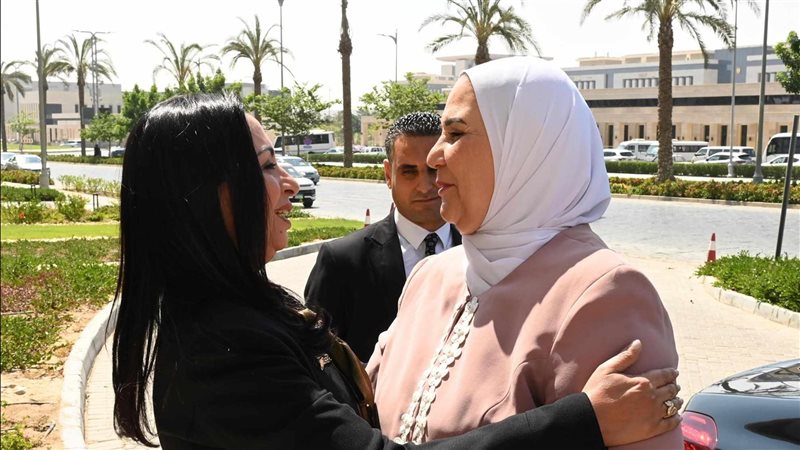 وزيرة التضامن تستقبل