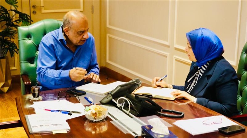 اجتماع وزير الكهرباء