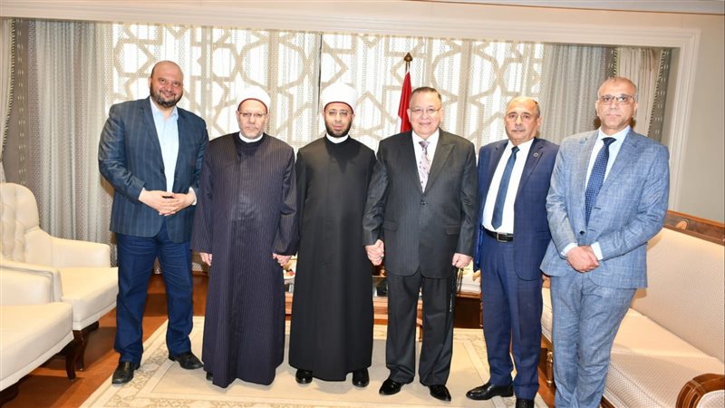 وزير الأوقاف ومفتي