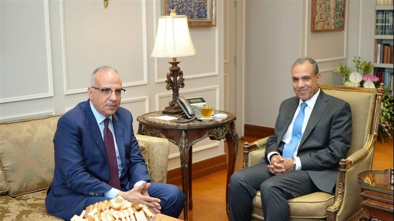 وزير الخارجية يستقبل